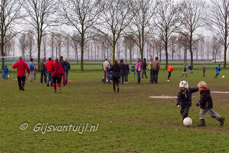 2013_12_14 Lo Kerkwijk F1 - Moeders F1 8 - 5