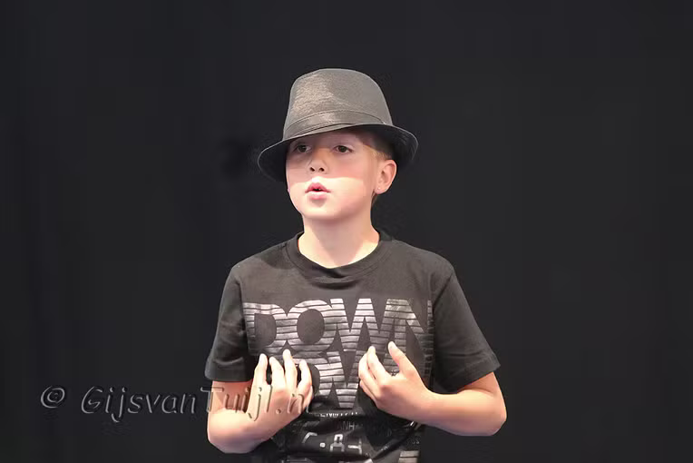 2011_05_07 Lo Gameren Oranje feest kinder Playback